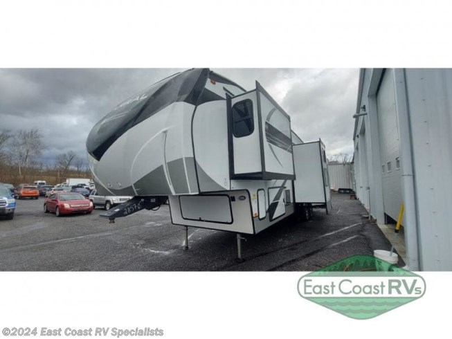 2022 Chaparral 360IBL by Coachmen from East Coast RV Specialists in Bedford, Pennsylvania