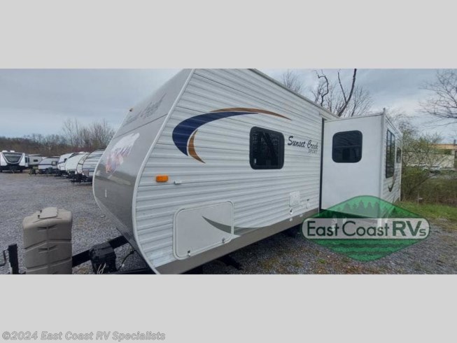 2013 SunnyBrook Sunset Creek 267 RL Sport - Used Travel Trailer For Sale by East Coast RV Specialists in Bedford, Pennsylvania