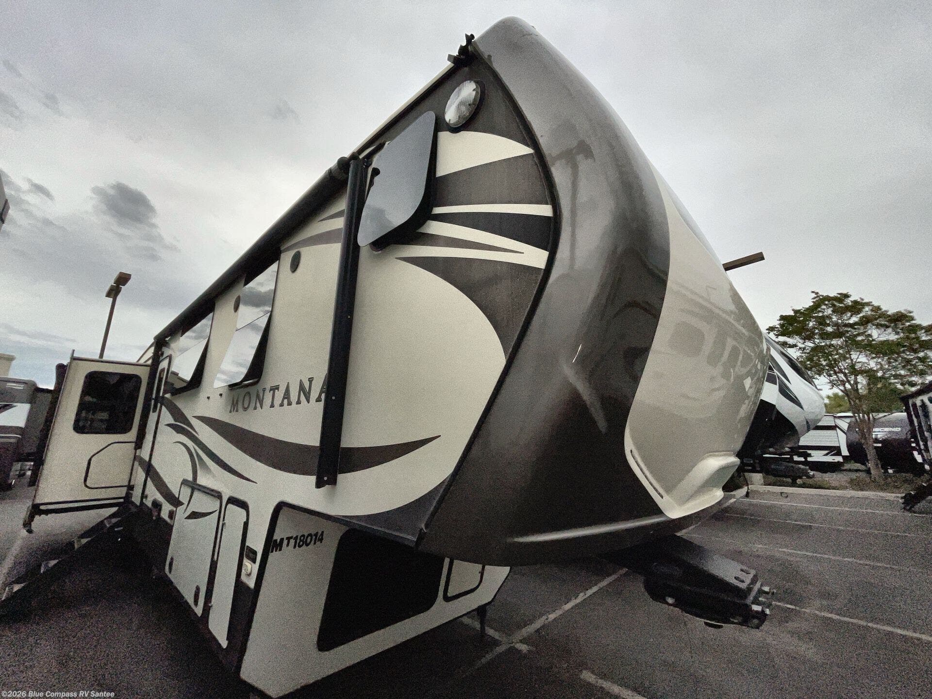 2018 Keystone Montana 3810MS - Used Fifth Wheel For Sale by Blue Compass RV Santee in Santee, California features Slideout