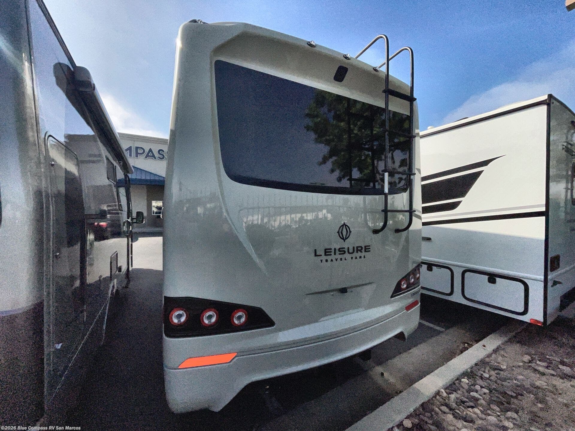 New 2027 Leisure Travel Unity U24TBX available in San Marcos, California