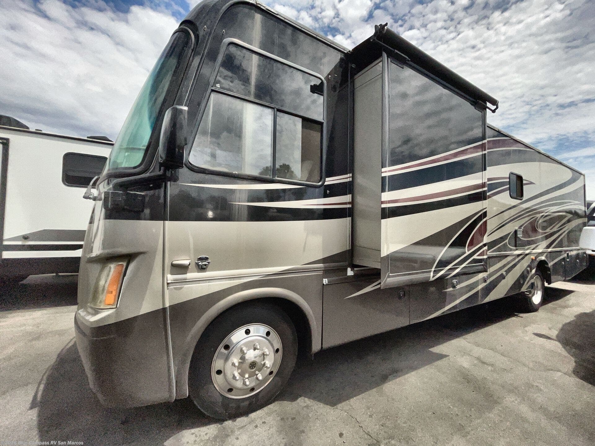2011 Challenger 37KT by Thor Motor Coach from Blue Compass RV San Marcos in San Marcos, California