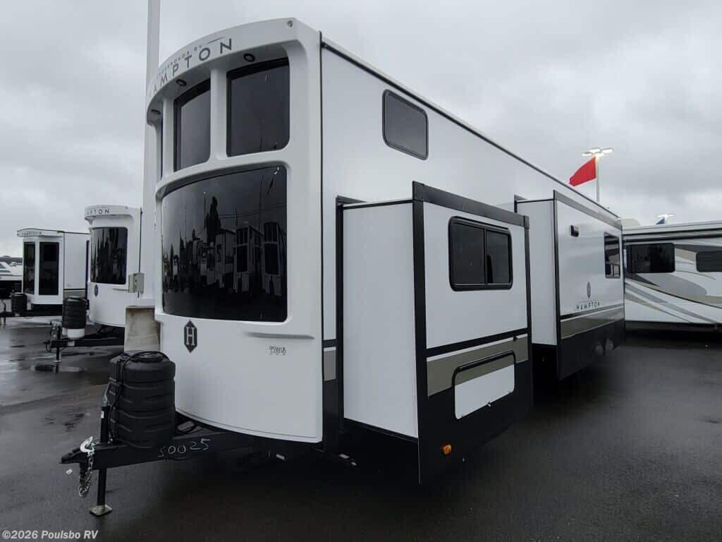 2025 CrossRoads Hampton Hampton - New Destination Trailer For Sale by Poulsbo RV in Mount Vernon, Washington features Awning