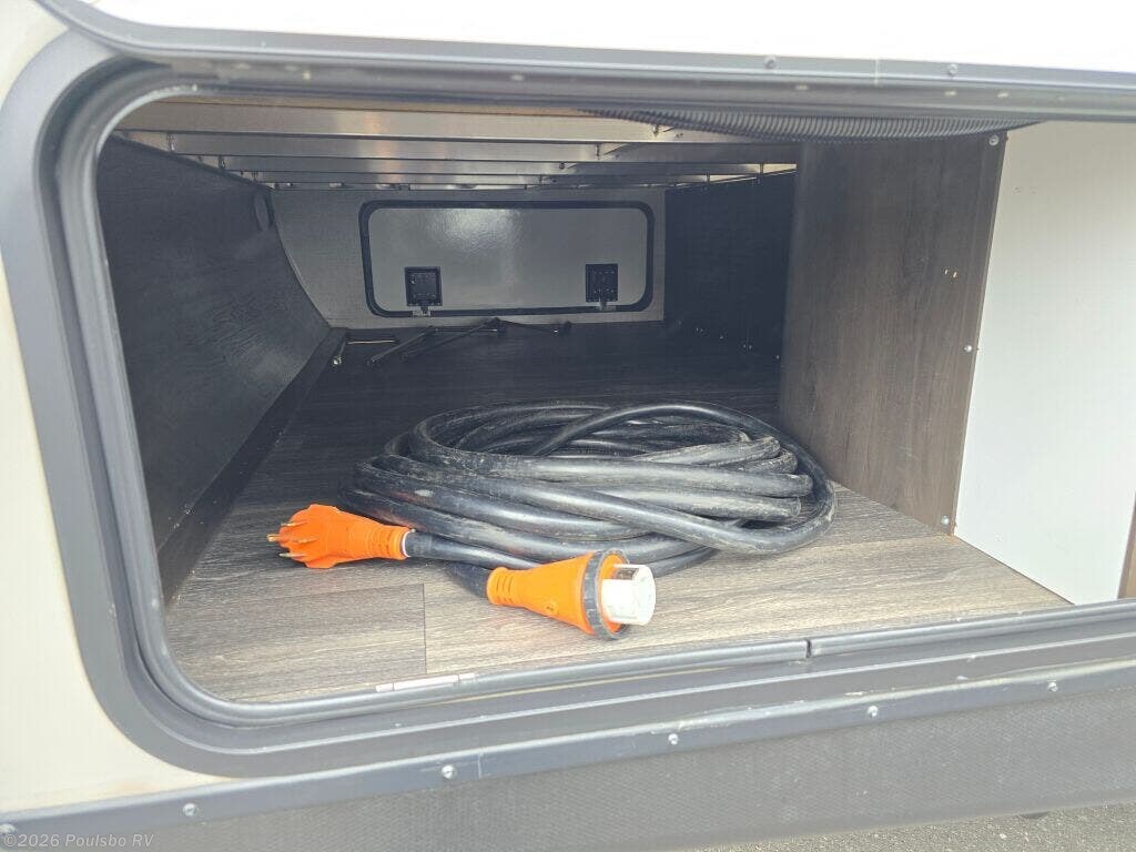 Used 2021 Keystone Premier 26UD available in Mount Vernon, Washington