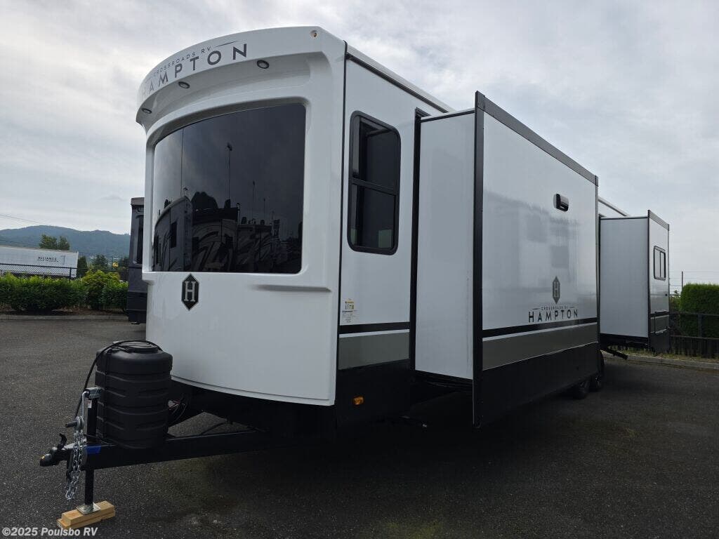 2026 Hampton HP372FDB by CrossRoads from Poulsbo RV in Mount Vernon, Washington
