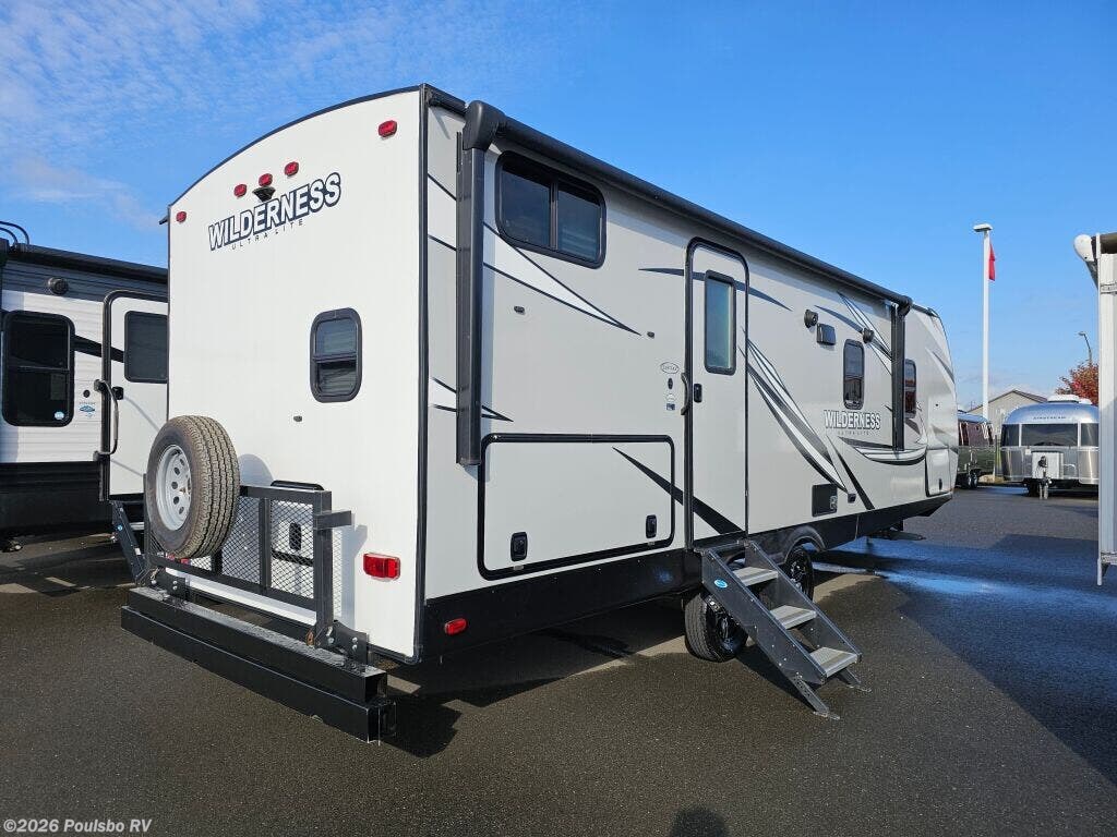 2021 Heartland Wilderness Wilderness - Used Travel Trailer For Sale by Poulsbo RV in Mount Vernon, Washington features Awning