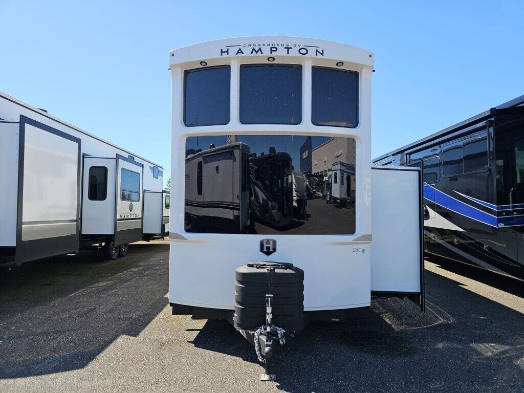2026 CrossRoads Hampton Hampton - New Destination Trailer For Sale by Poulsbo RV in Mount Vernon, Washington features Awning