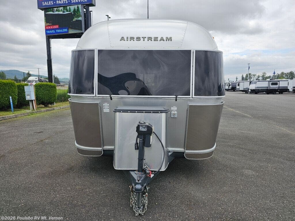 2015 Airstream Flying Cloud Flying Cloud - Used Travel Trailer For Sale by Poulsbo RV Mt. Vernon in Mount Vernon, Washington features Awning