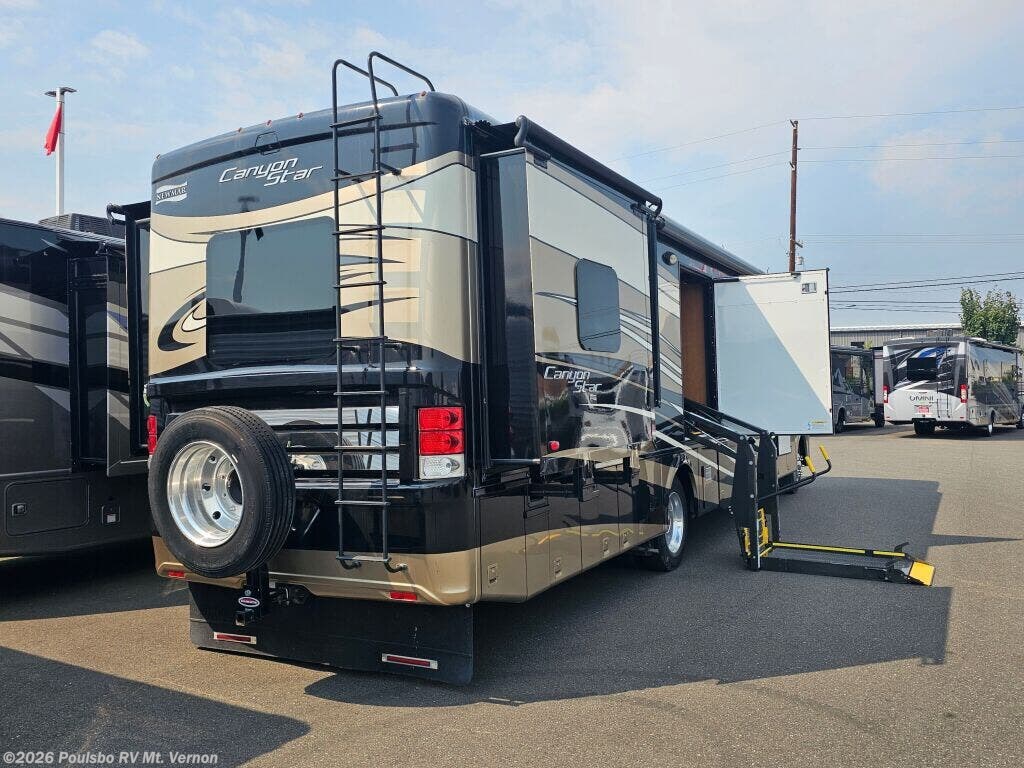 2016 Canyonstar Canyonstar by Newmar from Poulsbo RV Mt. Vernon in Mount Vernon, Washington