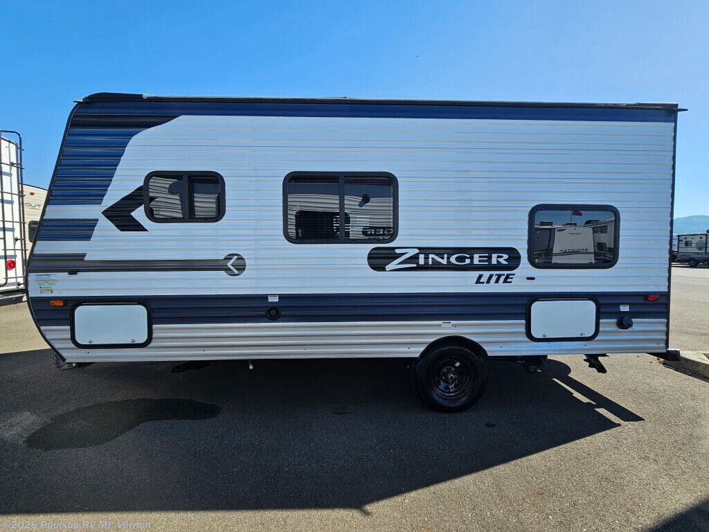 2021 CrossRoads Zinger Zinger - Used Travel Trailer For Sale by Poulsbo RV Mt. Vernon in Mount Vernon, Washington features Awning