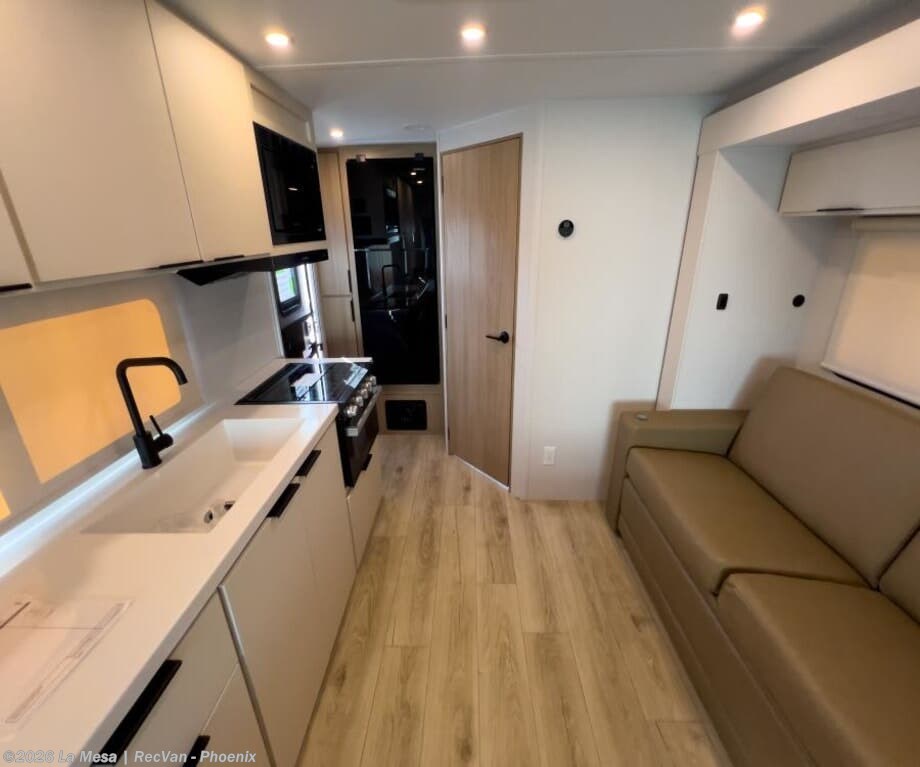 New 2026 Winnebago Thrive 18FBS available in Phoenix, Arizona