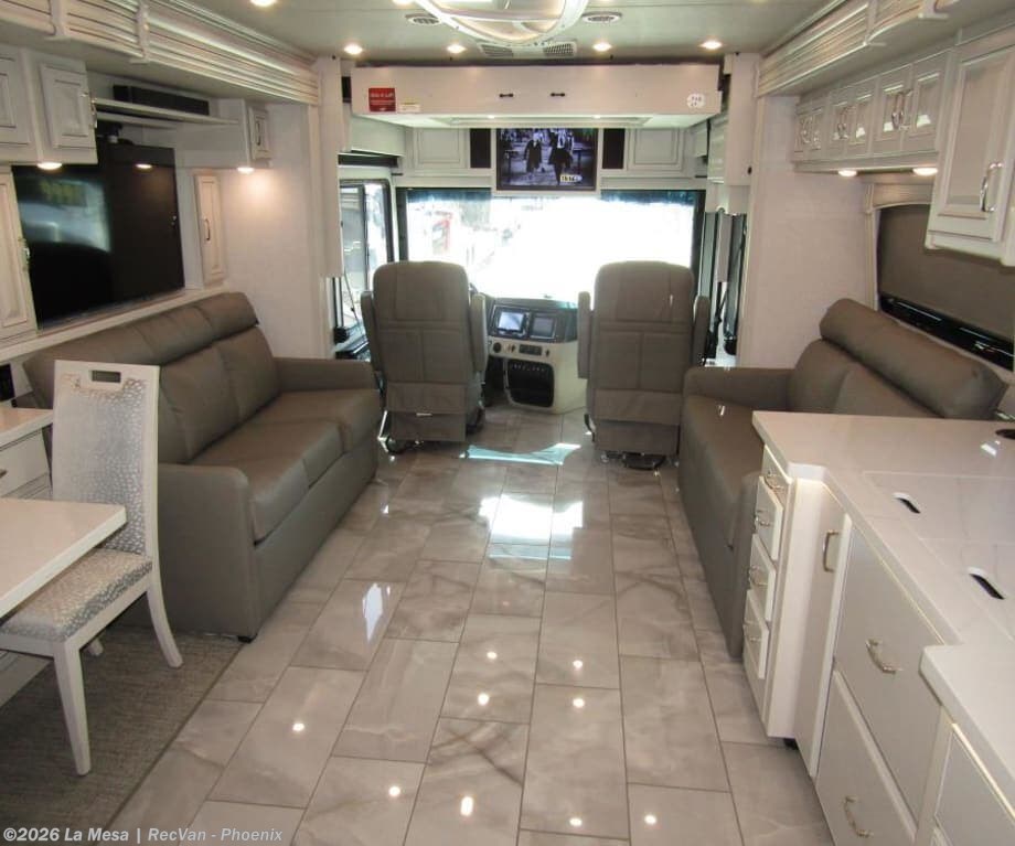 2025 Discovery 38W by Fleetwood from La Mesa | RecVan - Phoenix  in Phoenix, Arizona