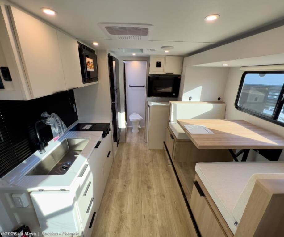 2026 Winnebago MICRO MINNIE-TT 2108DS - New Travel Trailer For Sale by La Mesa | RecVan - Phoenix  in Phoenix, Arizona