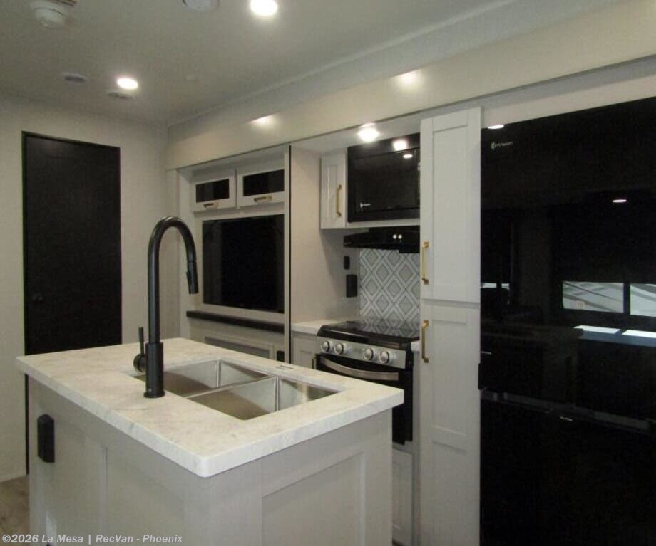 New 2026 Jayco SUNDANCE XLT TRAILER 31BROK available in Phoenix, Arizona