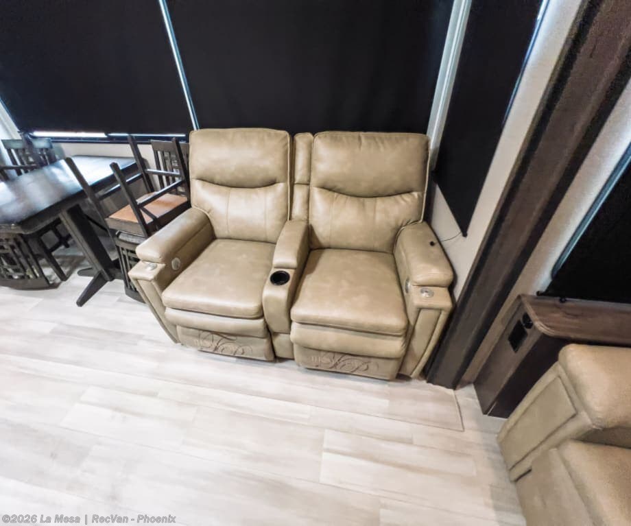 2021 Grand Design Solitude 2930RL - Used Fifth Wheel For Sale by La Mesa | RecVan - Phoenix  in Phoenix, Arizona