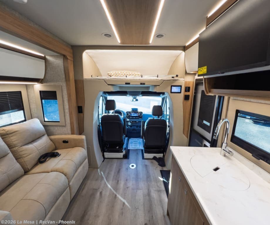New 2027 Tiffin Wayfarer 25XLW available in Phoenix, Arizona