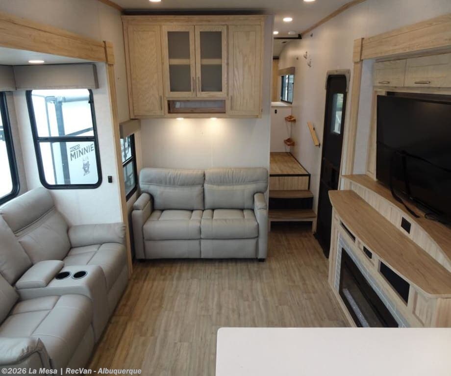 2023 Miscellaneous Other Make AVENUE 33RKS - Used Fifth Wheel For Sale by La Mesa | RecVan - Albuquerque in Albuquerque, New Mexico