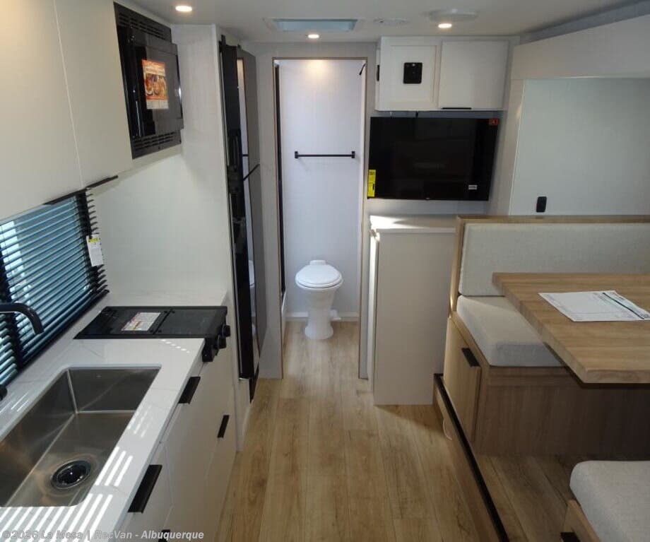 2026 Winnebago MICRO MINNIE-TT 2108DS - New Travel Trailer For Sale by La Mesa | RecVan - Albuquerque in Albuquerque, New Mexico