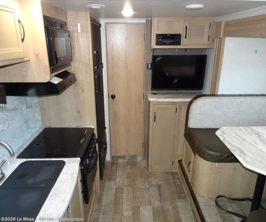 2021 Winnebago MICRO MINNIE-TT 2108DS - Used Travel Trailer For Sale by La Mesa | RecVan - Albuquerque in Albuquerque, New Mexico