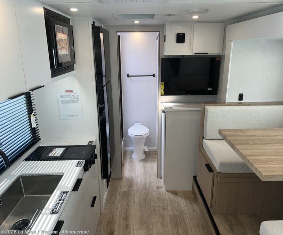 2026 Winnebago MICRO MINNIE-TT 2108FBS - New Travel Trailer For Sale by La Mesa | RecVan - Albuquerque in Albuquerque, New Mexico