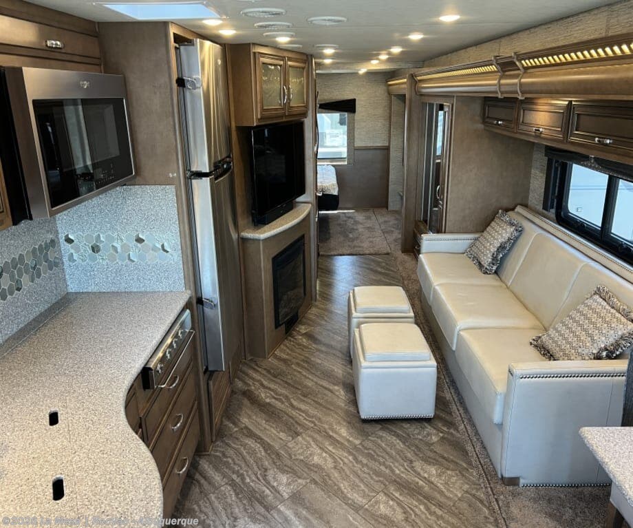Used 2020 Newmar Bay Star 3401 available in Albuquerque, New Mexico