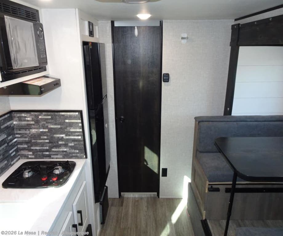 2024 Jayco JAYFLIGHT 183RBW - Used Travel Trailer For Sale by La Mesa | RecVan - Albuquerque in Albuquerque, New Mexico
