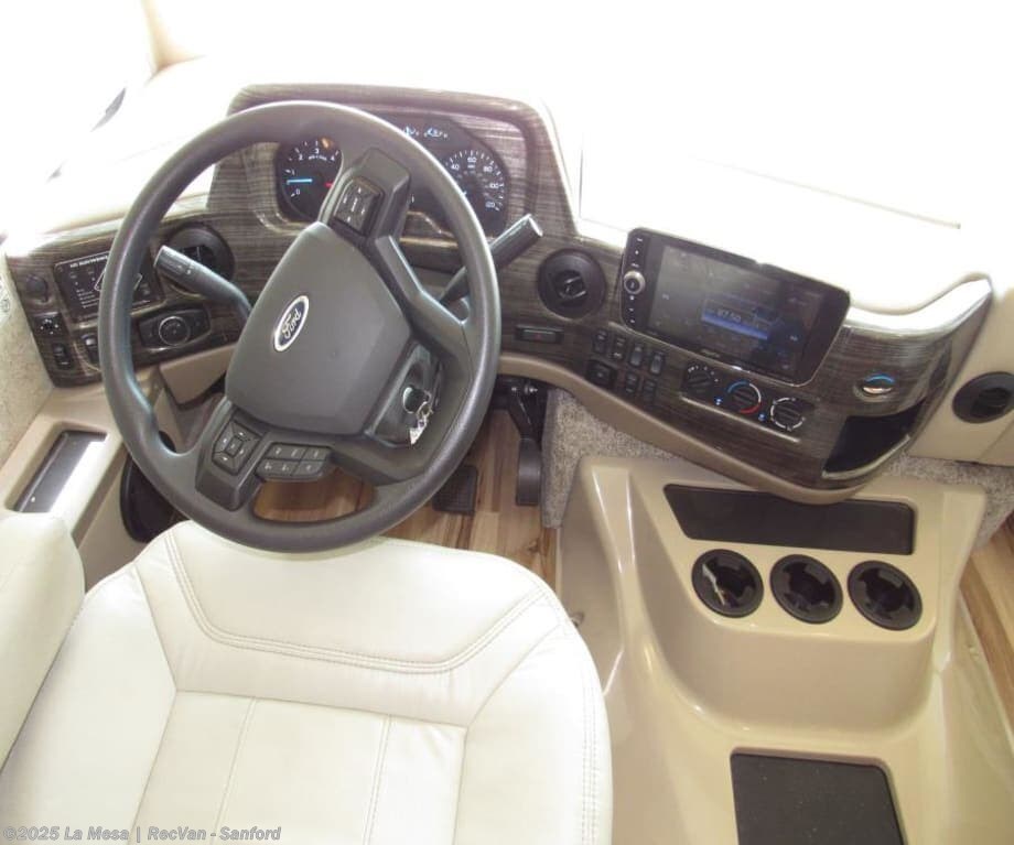 2022 Thor Motor Coach Miramar 35.2 - Used Class A For Sale by La Mesa | RecVan - Sanford in Sanford, Florida