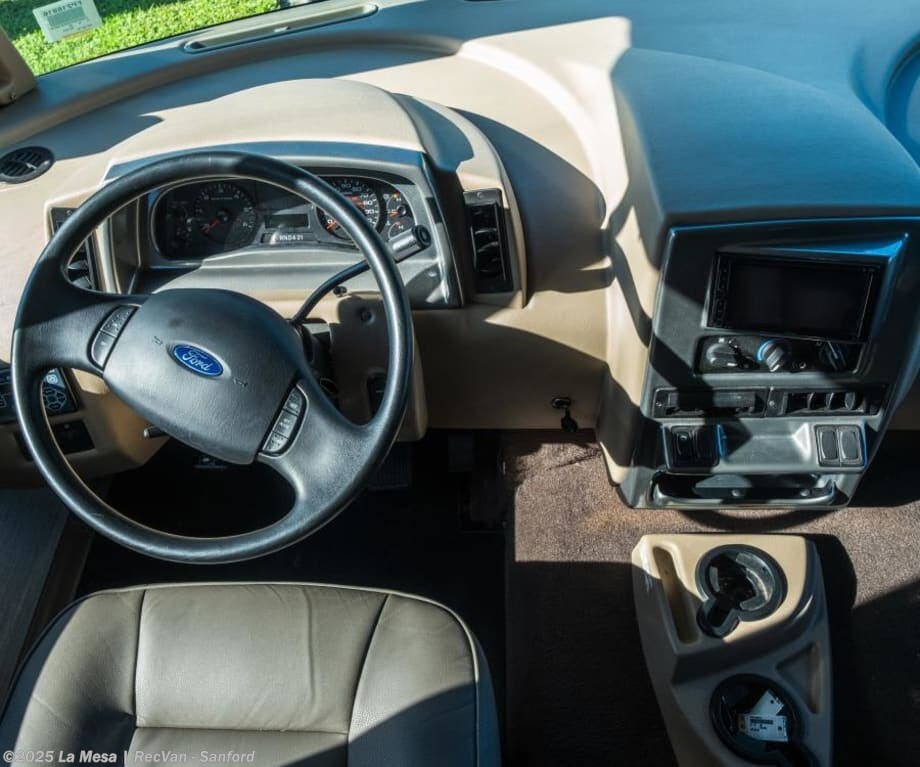 2020 Winnebago Vista 35U - Used Class A For Sale by La Mesa | RecVan - Sanford in Sanford, Florida