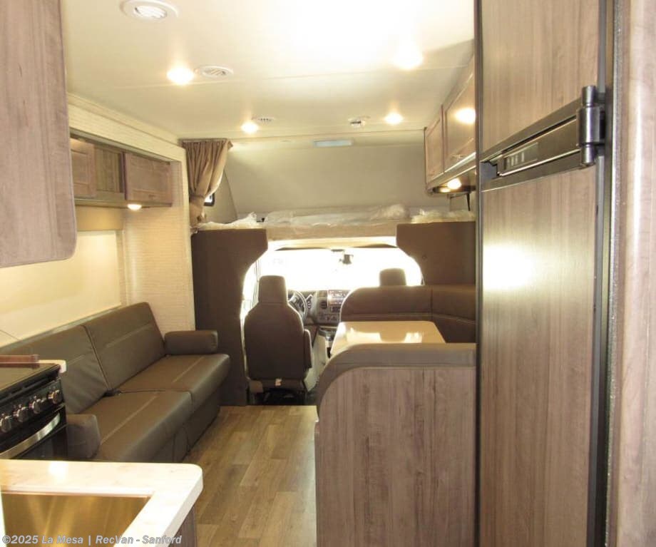 2026 Minnie Winnie WF331H by Winnebago from La Mesa | RecVan - Sanford in Sanford, Florida