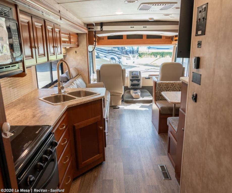 2019 Sunstar 29VE by Winnebago from La Mesa | RecVan - Sanford in Sanford, Florida