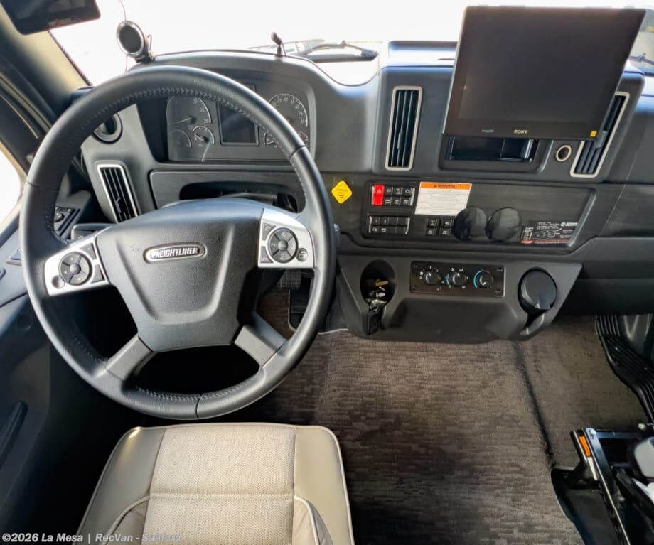 2025 Dynamax Corp DX3 34KD - Used Class C For Sale by La Mesa | RecVan - Sanford in Sanford, Florida