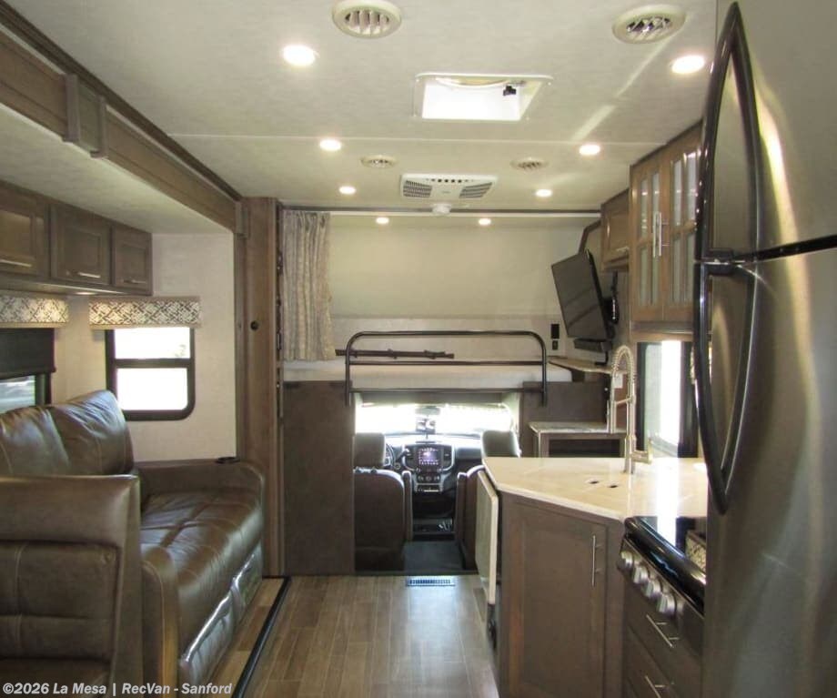 2021 Isata 5 Series 30FWD by Dynamax Corp from La Mesa | RecVan - Sanford in Sanford, Florida