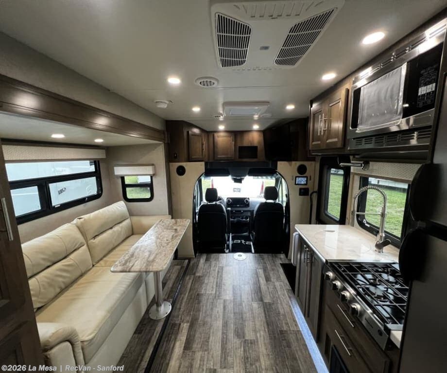 Used 2021 Dynamax Corp ISATA 24FW available in Sanford, Florida