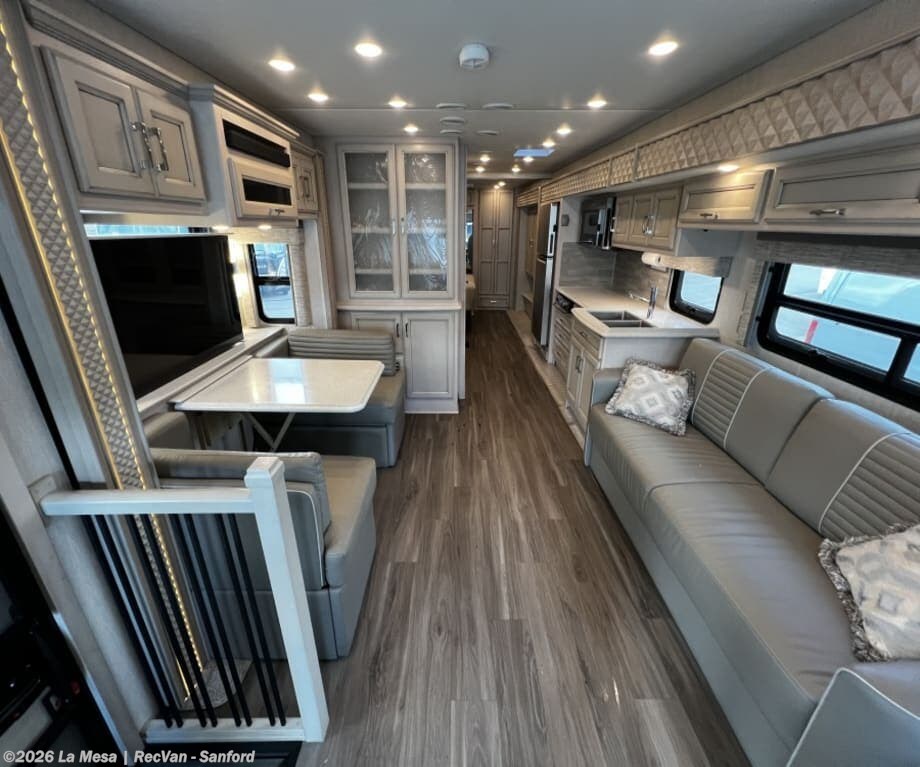 Used 2023 Newmar BAYSTAR 3408 available in Sanford, Florida