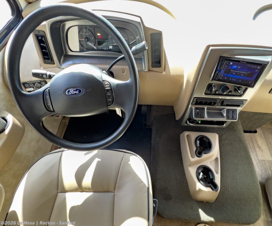 2019 Winnebago Vista 32YE - Used Class A For Sale by La Mesa | RecVan - Sanford in Sanford, Florida