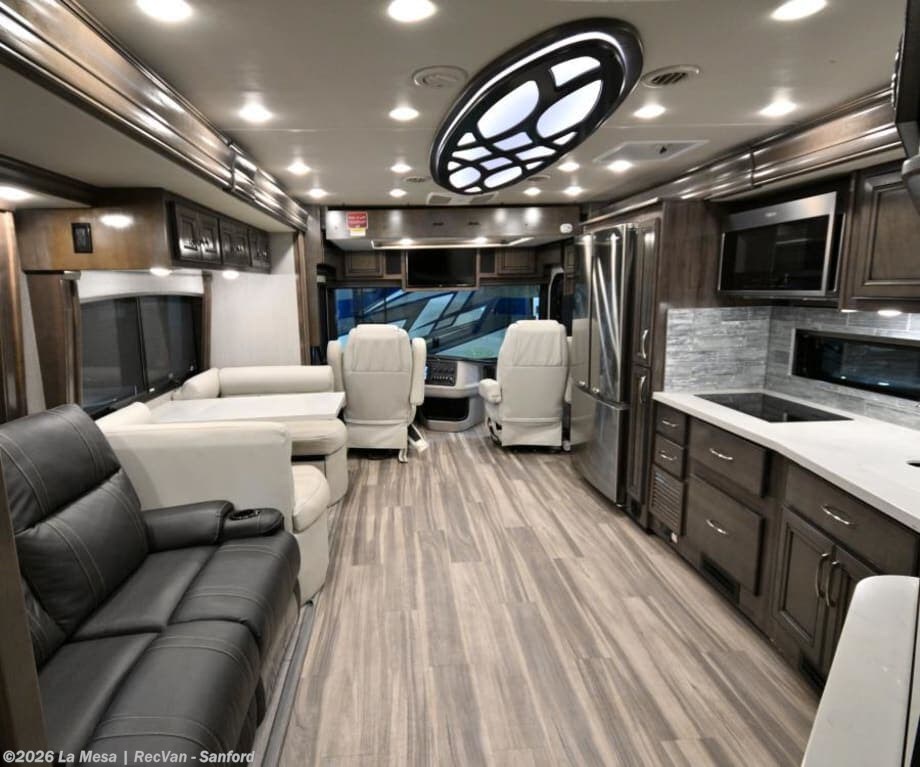 2023 Navigator 38N by Holiday Rambler from La Mesa | RecVan - Sanford in Sanford, Florida