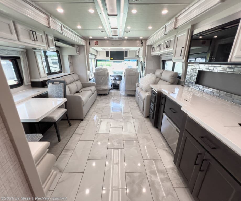 2027 Discovery 38W by Fleetwood from La Mesa | RecVan - Sanford in Sanford, Florida
