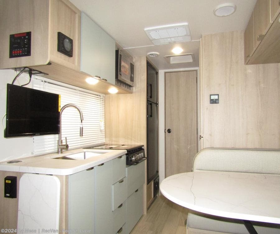 2024 Winnebago MICRO MINNIE TT 1800BH RV For Sale In Port St Lucie FL   1 36166 3768559 245115164 