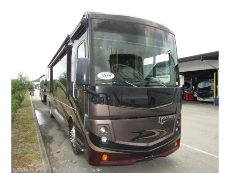 Used 2019 Fleetwood Discovery 38W available in Port St. Lucie, Florida