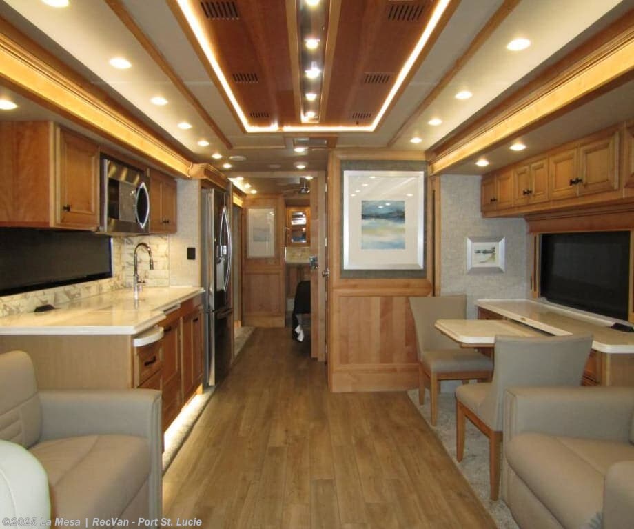 2023 Tiffin Phaeton 37BH RV for Sale in Port St. Lucie, FL 34986