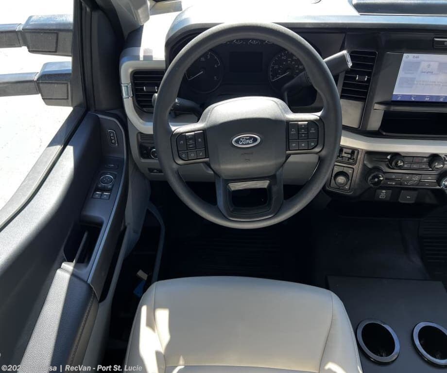 2026 Grand Design Lineage Series F 31ZW-FBP - New Class C For Sale by La Mesa | RecVan - Port St. Lucie in Port St. Lucie, Florida