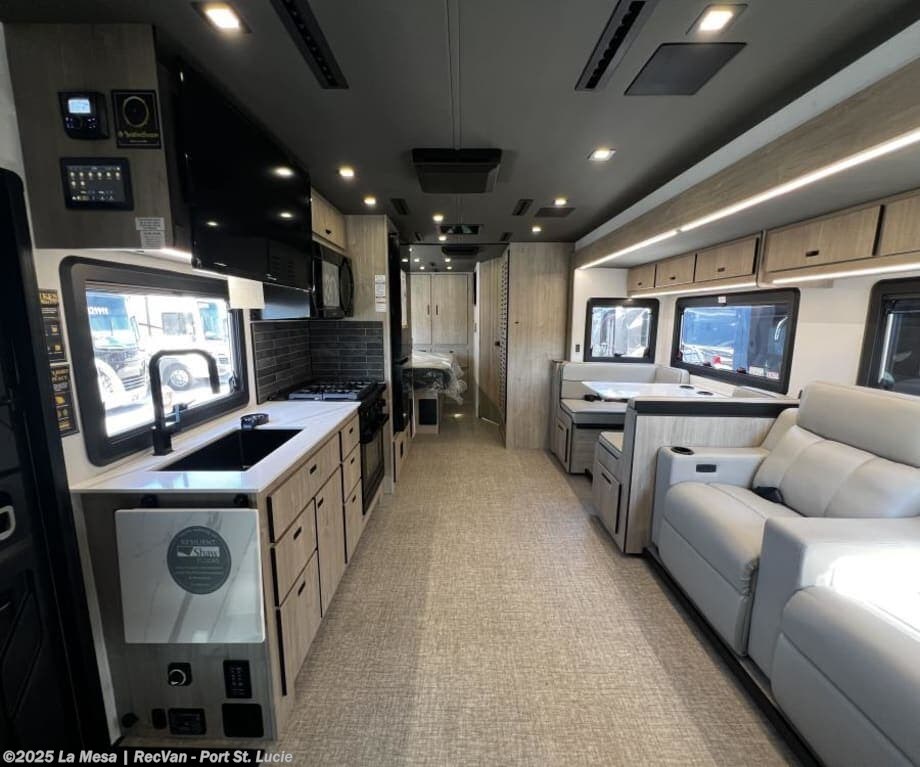 2026 Lineage Series F 31ZW-FBP by Grand Design from La Mesa | RecVan - Port St. Lucie in Port St. Lucie, Florida