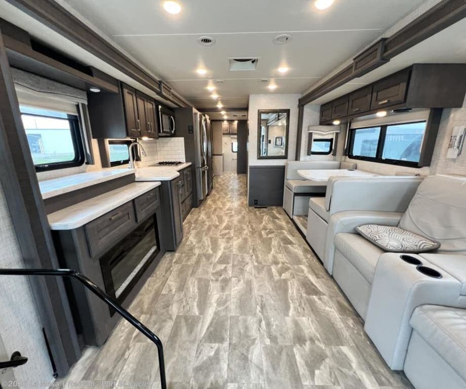 2023 CHALLLENGER 37FH by Thor Motor Coach from La Mesa | RecVan - Port St. Lucie in Port St. Lucie, Florida