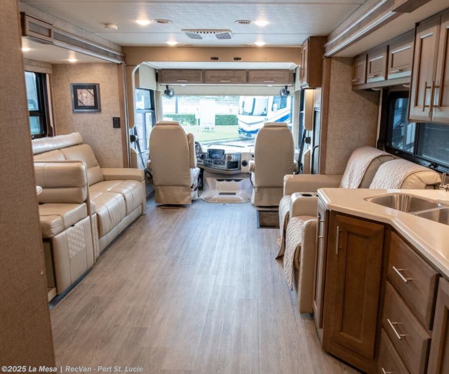2021 Miramar 35.2 by Thor Motor Coach from La Mesa | RecVan - Port St. Lucie in Port St. Lucie, Florida