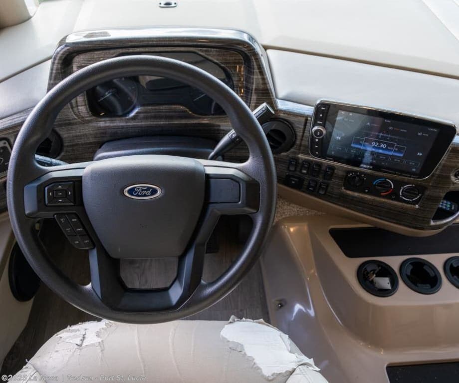 2021 Thor Motor Coach Miramar 35.2 - Used Class A For Sale by La Mesa | RecVan - Port St. Lucie in Port St. Lucie, Florida