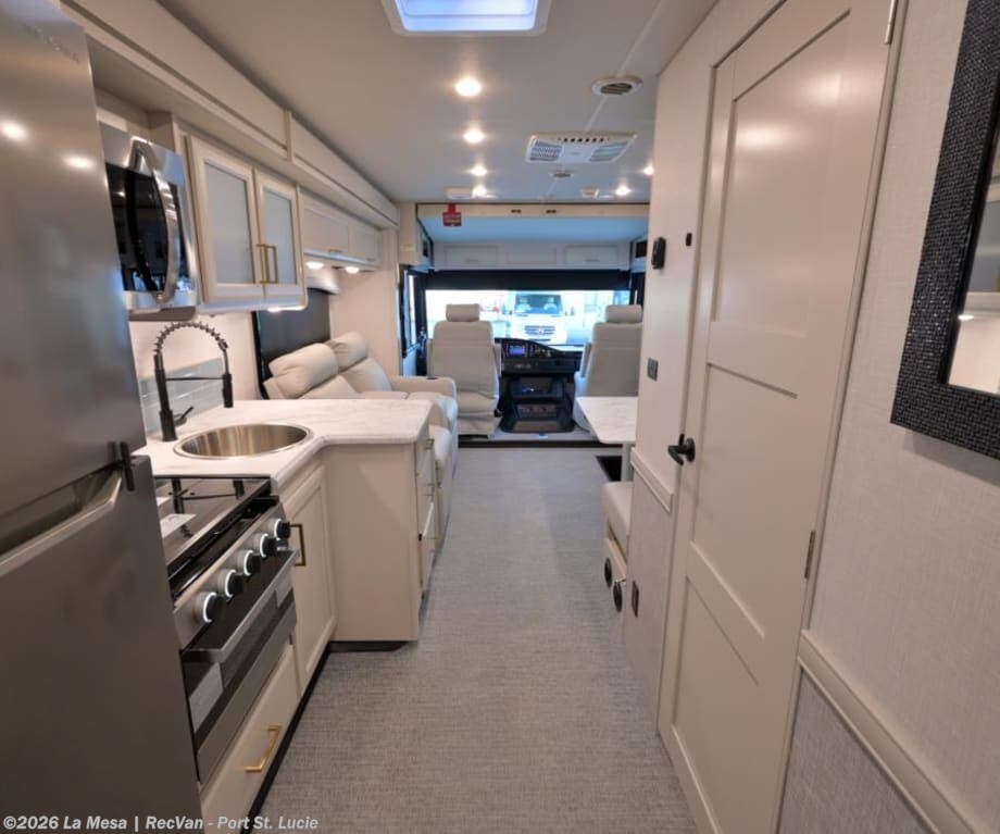 2026 Flair 29M by Fleetwood from La Mesa | RecVan - Port St. Lucie in Port St. Lucie, Florida