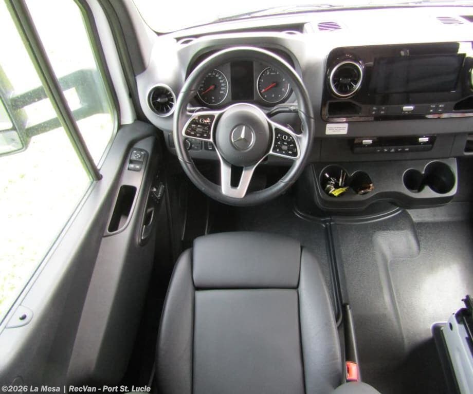 2022 Dynamax Corp ISATA 3 24FWM - Used Class C For Sale by La Mesa | RecVan - Port St. Lucie in Port St. Lucie, Florida