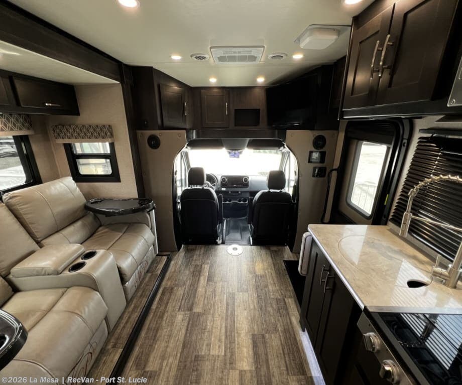 2022 ISATA SERIES 3 24RW by Dynamax Corp from La Mesa | RecVan - Port St. Lucie in Port St. Lucie, Florida