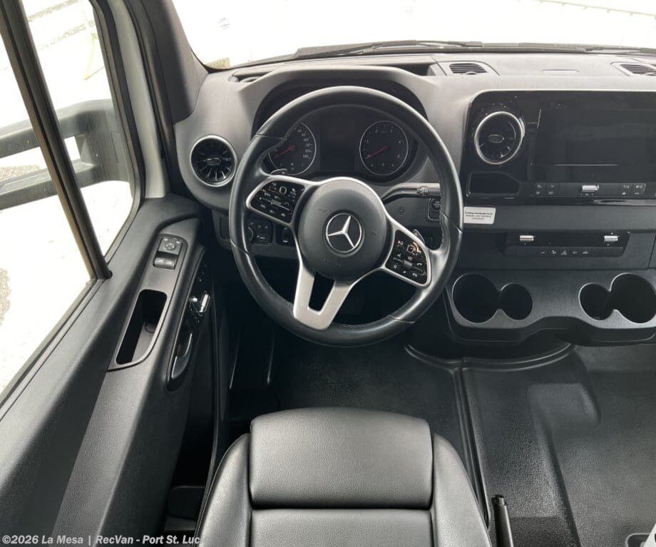 2022 Dynamax Corp ISATA SERIES 3 24RW - Used Class C For Sale by La Mesa | RecVan - Port St. Lucie in Port St. Lucie, Florida