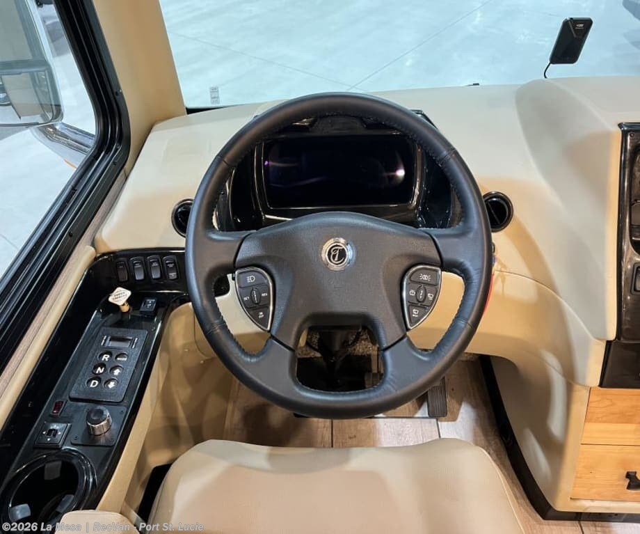 2022 Tiffin BREEZE 31BR - Used Class A For Sale by La Mesa | RecVan - Port St. Lucie in Port St. Lucie, Florida