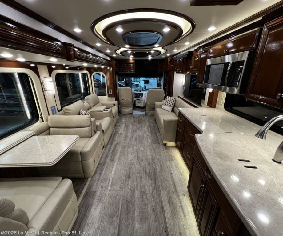 2020 Essex 4551 by Newmar from La Mesa | RecVan - Port St. Lucie in Port St. Lucie, Florida